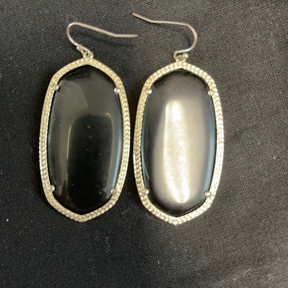 Kendra Scott classic Elle earrings
